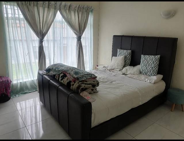 3 bed property to rent in WINCHESTER HILLS